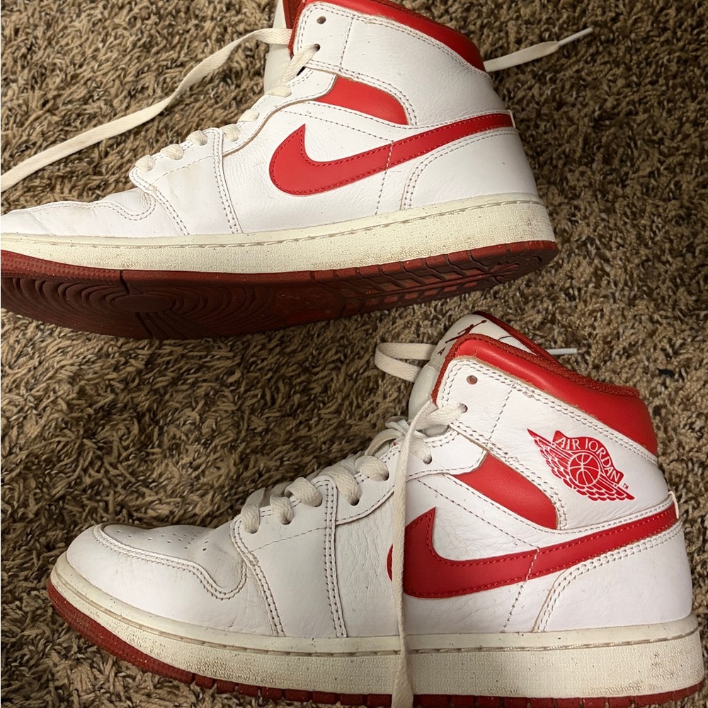 Jordan 1 Mid SE dune red Mens 9